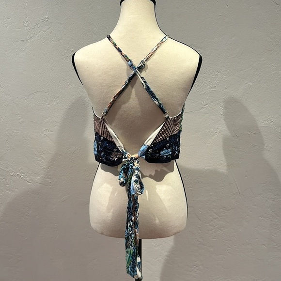 Fashion Nova Floral Multi Color Halter Top Cross Back Tie Back Size 1x - Picture 2 of 3